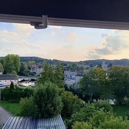 Le De La Roche Feriehus